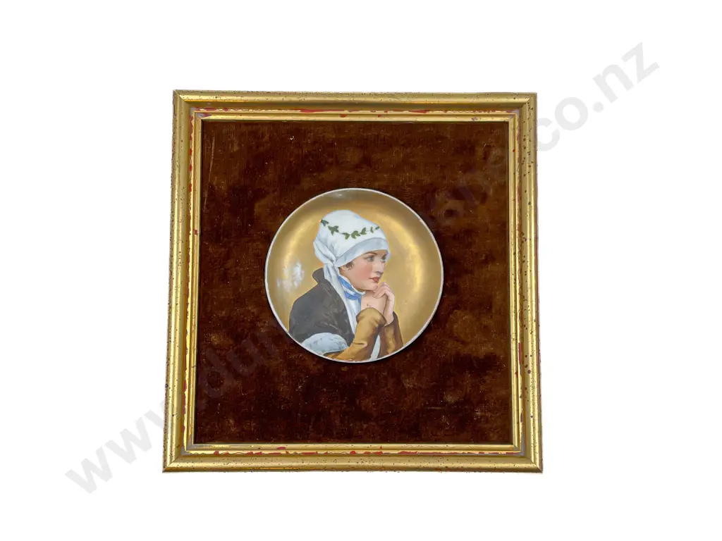 Early C20th Framed Portrait Plate Image 1++