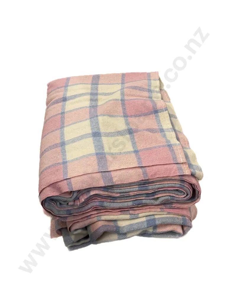 Pair NZ Napier Woollen Mills Monarch Blankets Image 1++