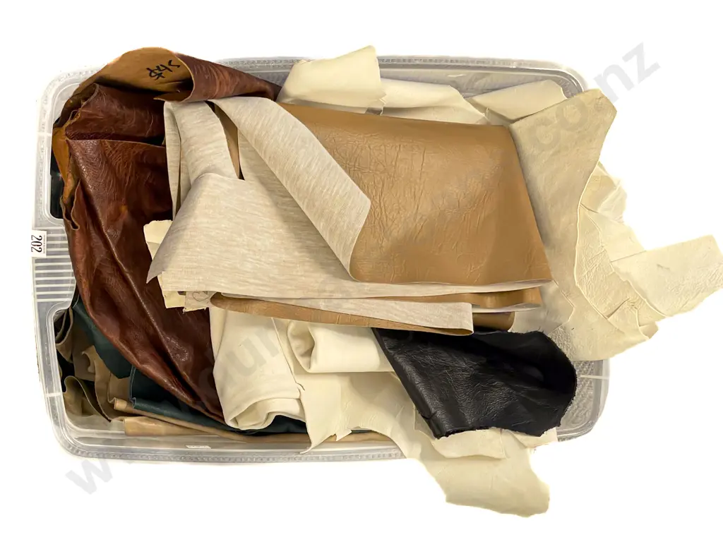 Large Quantity Various Leather Pieces Image 1++