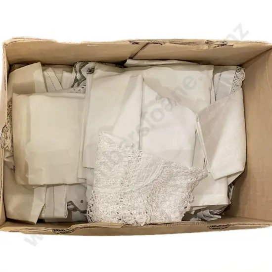 Collection of Various Vintage Linens