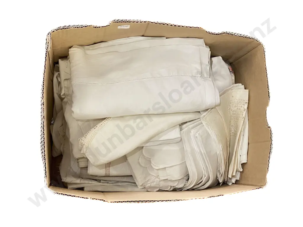 Collection of Various Vintage Linens Image 1++