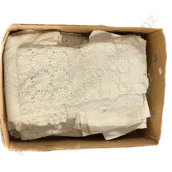 Collection of Various Vintage Linens