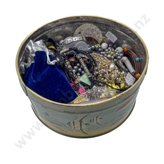 Quantity of Assorted Costume Jewellery