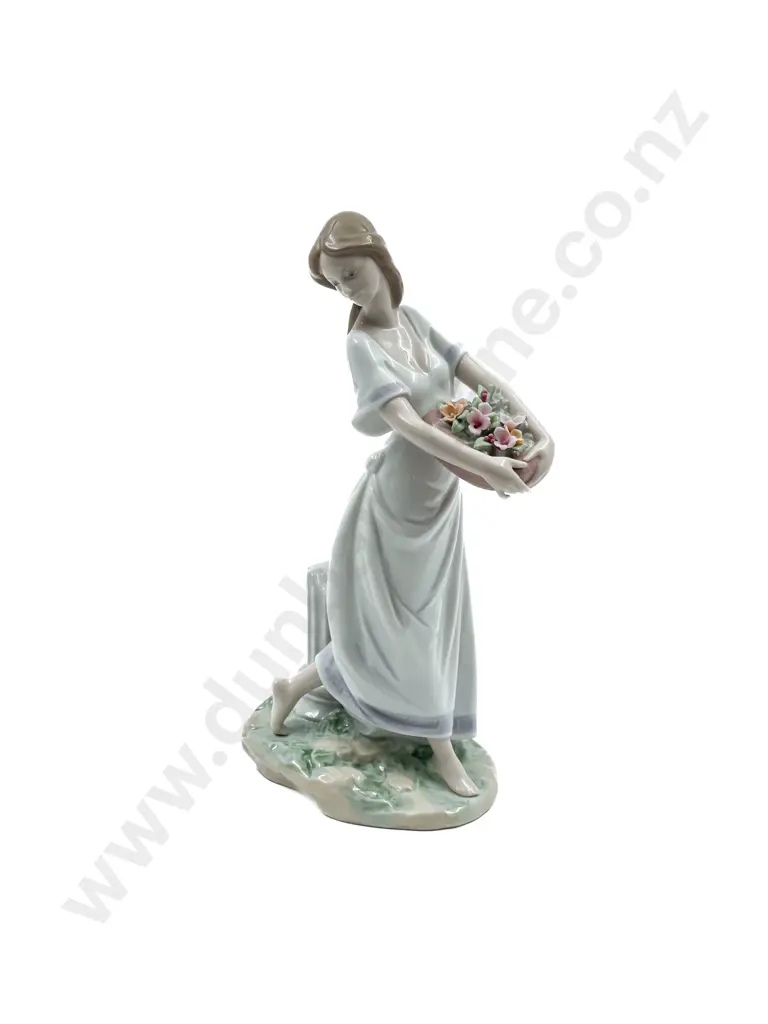 Lladro Figure of Girl with Flowers Image 1++