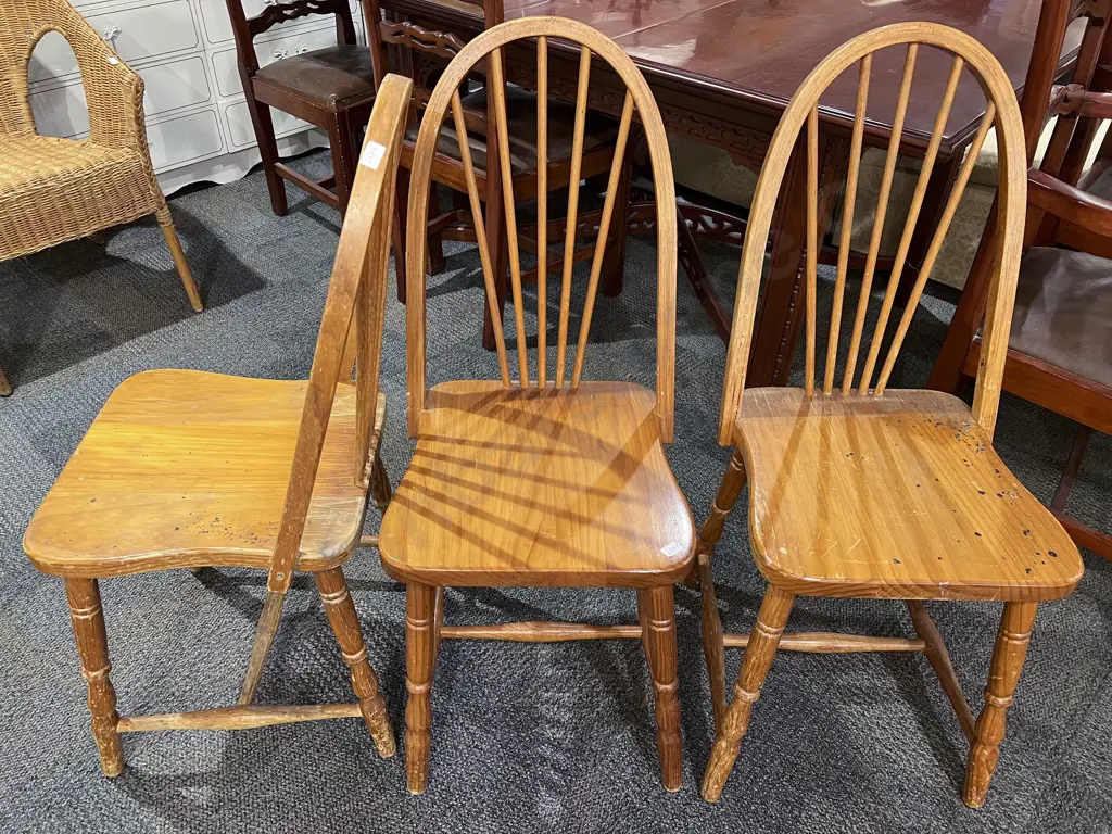 Three Arched Back Country Kitchen Chairs Image 1++