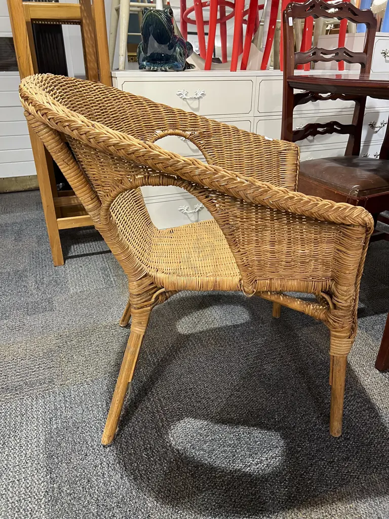 Wicker Arm Chair Image 1++