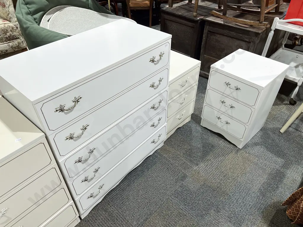 Four Piece Bedroom Suite Image 1++