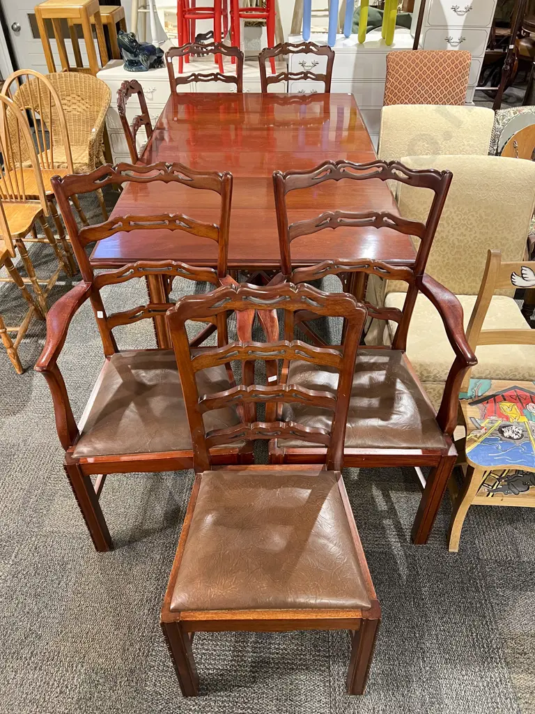Chinese Extension Dining Table With Four Chairs and Two Carvers Image 1++