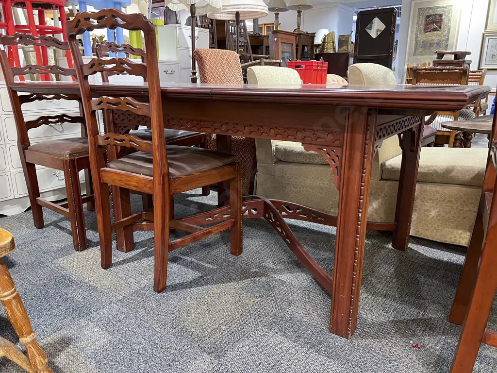 Chinese Extension Dining Table With Four Chairs and Two Carvers Image 1++