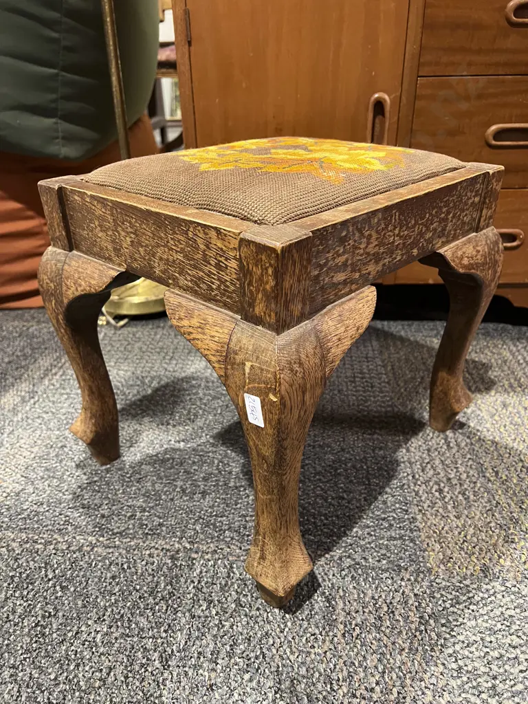 Oak Footstool Image 1++