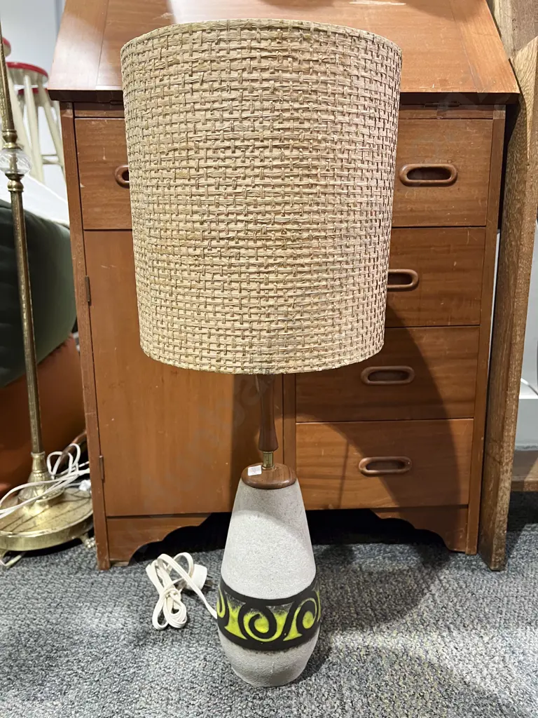 German Pottery Table Lamp Image 1++