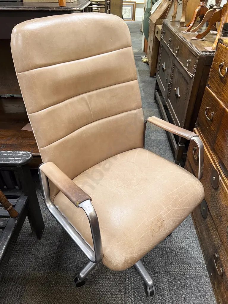 Modern Vinyl Office Chair Image 1++