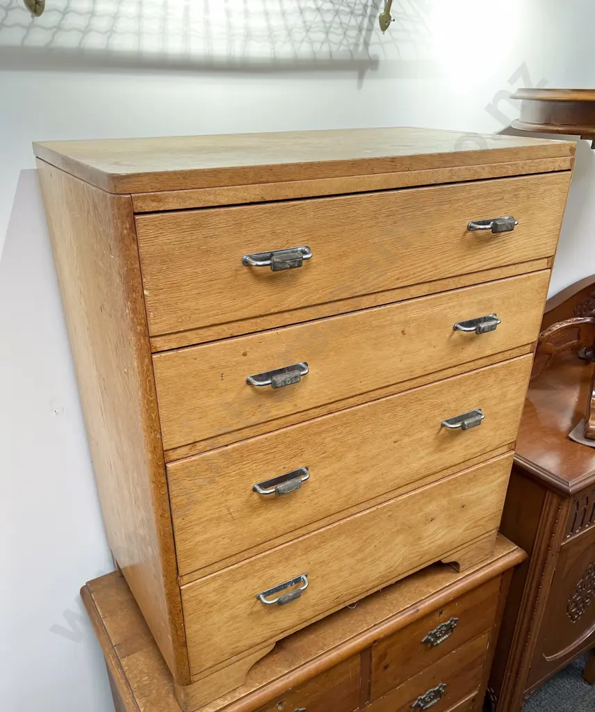 Oak Four Drawer Chest of Drawers Image 1++
