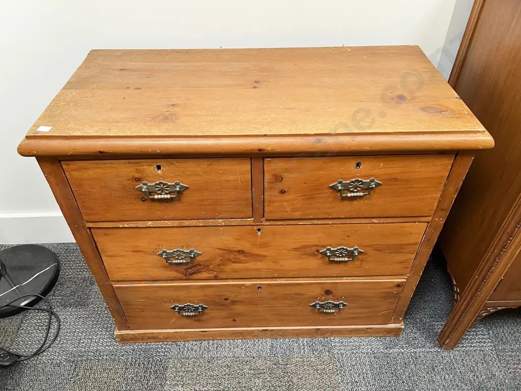 Colonial Flat Front Chest of Drawers Image 1++