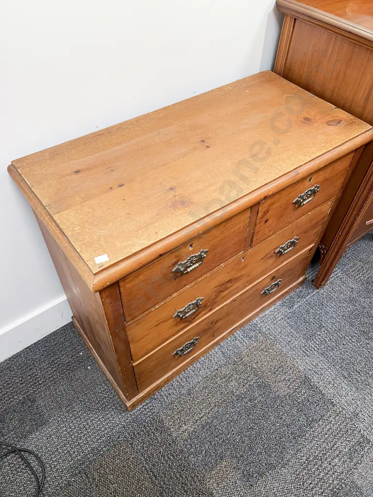 Colonial Flat Front Chest of Drawers Image 1++