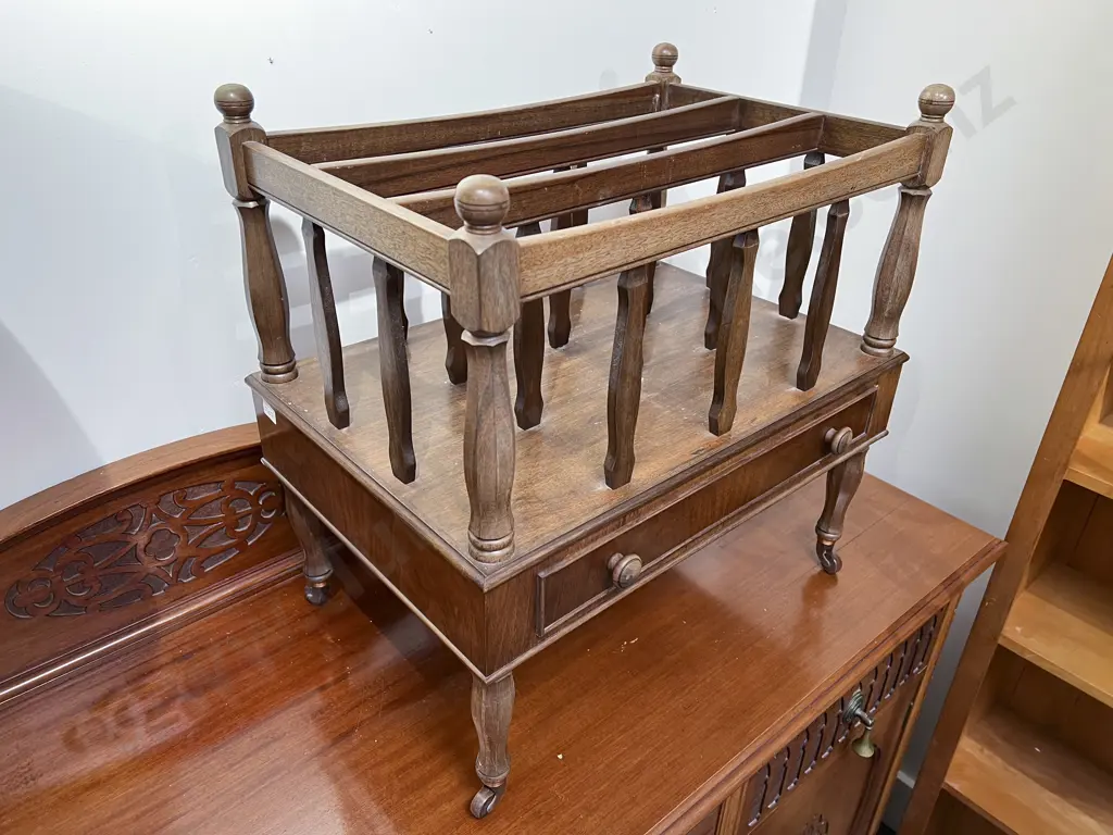Repro. Mahogany Canterbury Image 1++