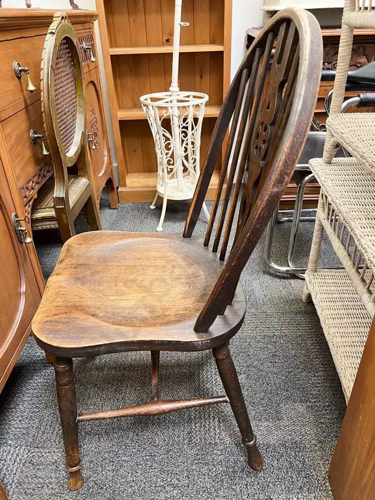 Set of Four Country Kitchen Stained Oak Stick Back Chairs Image 1++