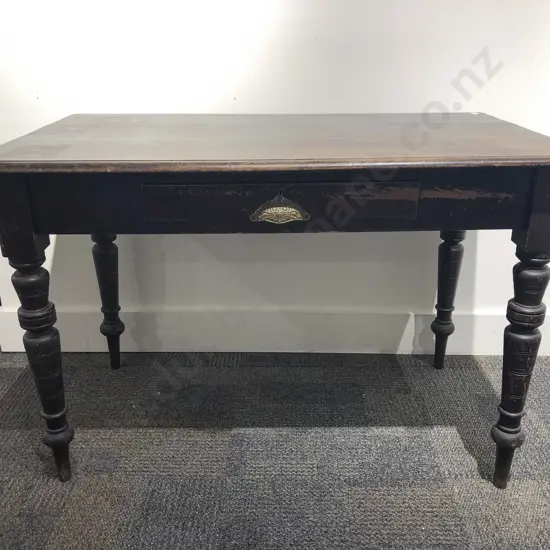 Painted Colonial Single Drawer Desk