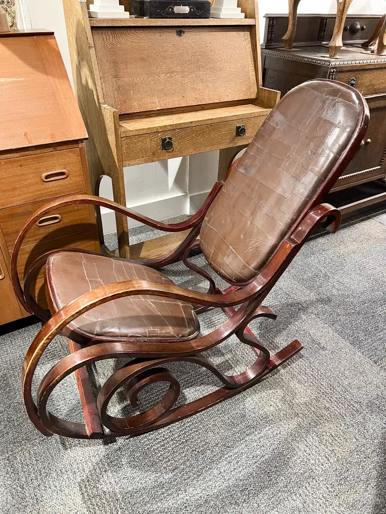 Thonet Bentwood Rocking Chair Image 1++