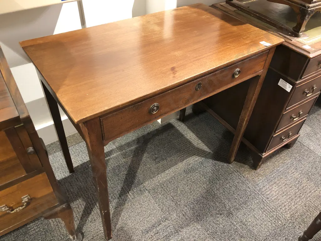 Geo III Mahogany Oblong Table Image 1++