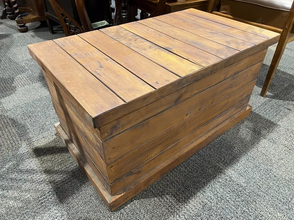 Plank Style Blanket Chest Image 1++