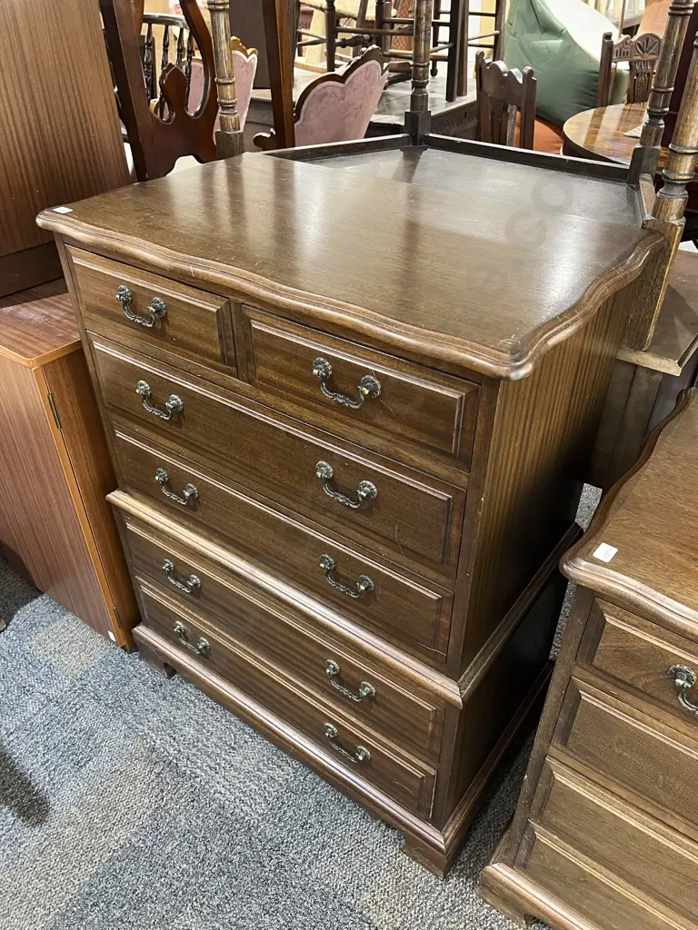 Four Piece Mahogany Bedroom Suite Image 1++