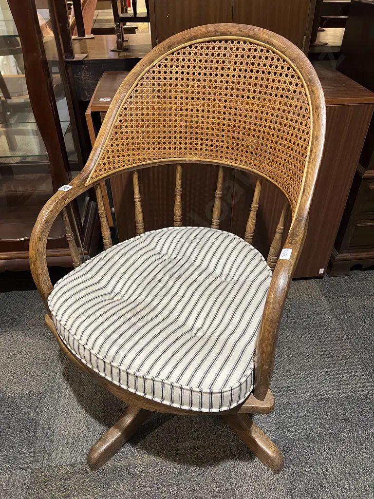 Oak Captains Chair Image 1++