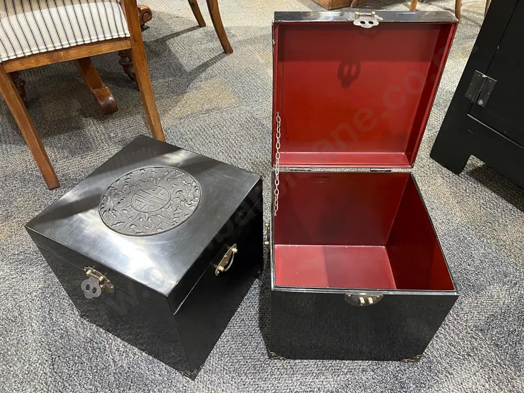 Pair of Chinese Lacquered Boxes Image 1++