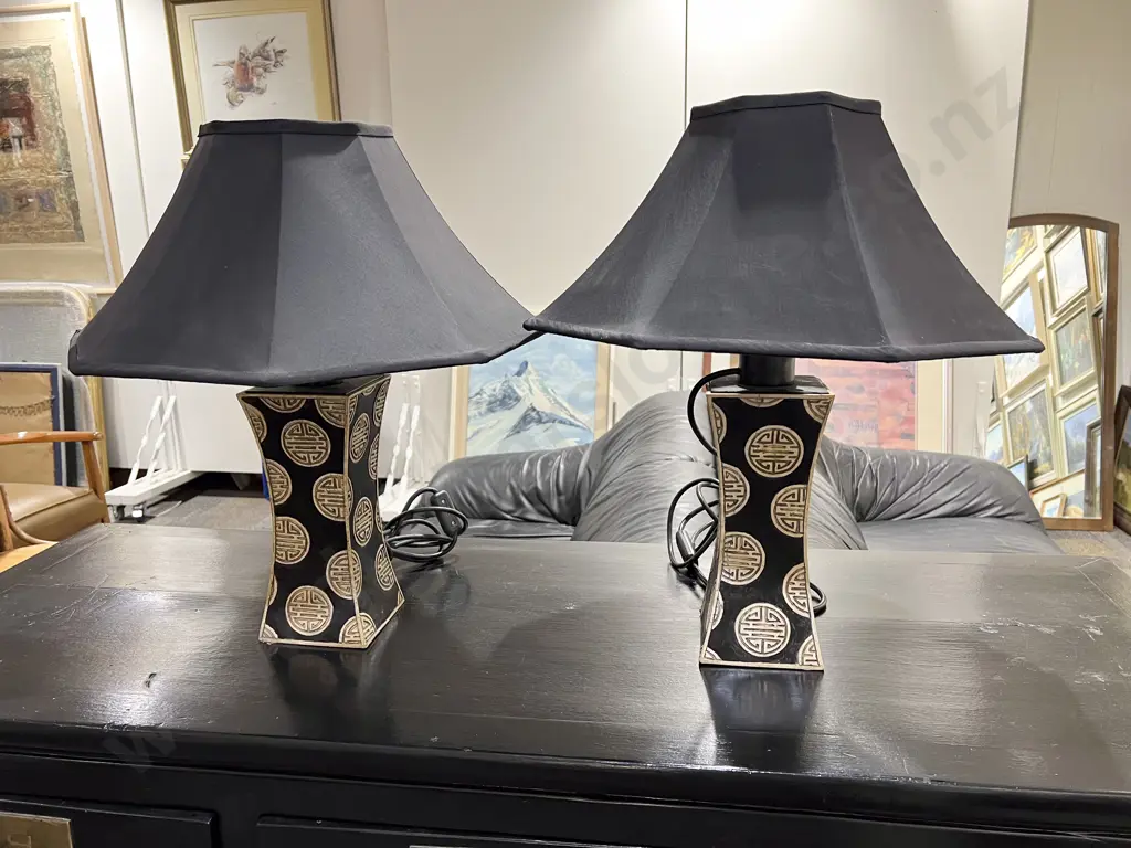 Pair of Chinese Vase Form Table Lamps Image 1++