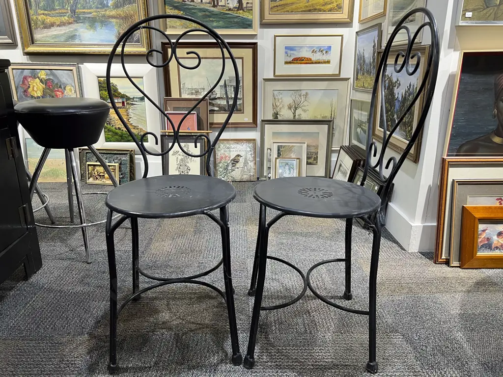 Wrought Metal Outdoor and Four Chairs Image 1++