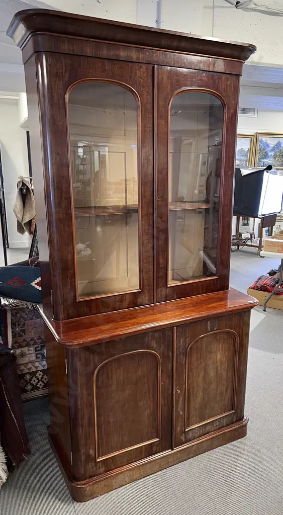 Vict. Mahogany Glazed Bookcase Cabinet Image 1++