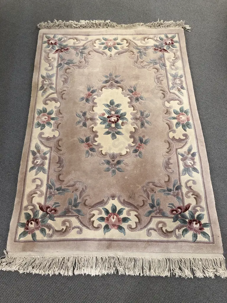 Chinese Style Woolen Floor Rug in Floral Design Image 1++
