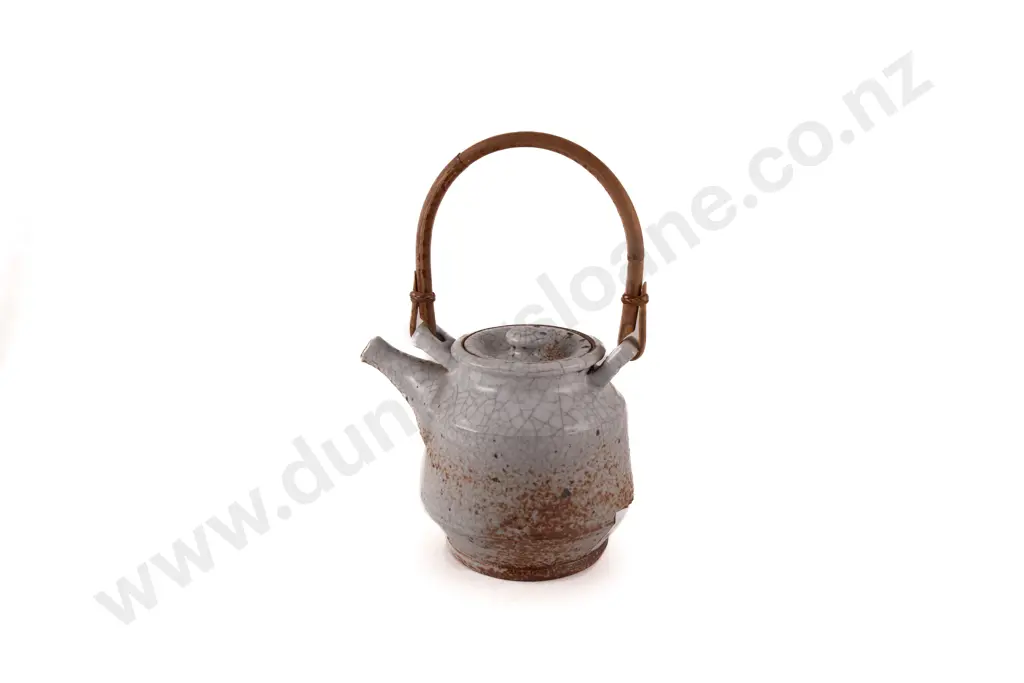 Barry Hockenhull Shino Teapot Image 1++