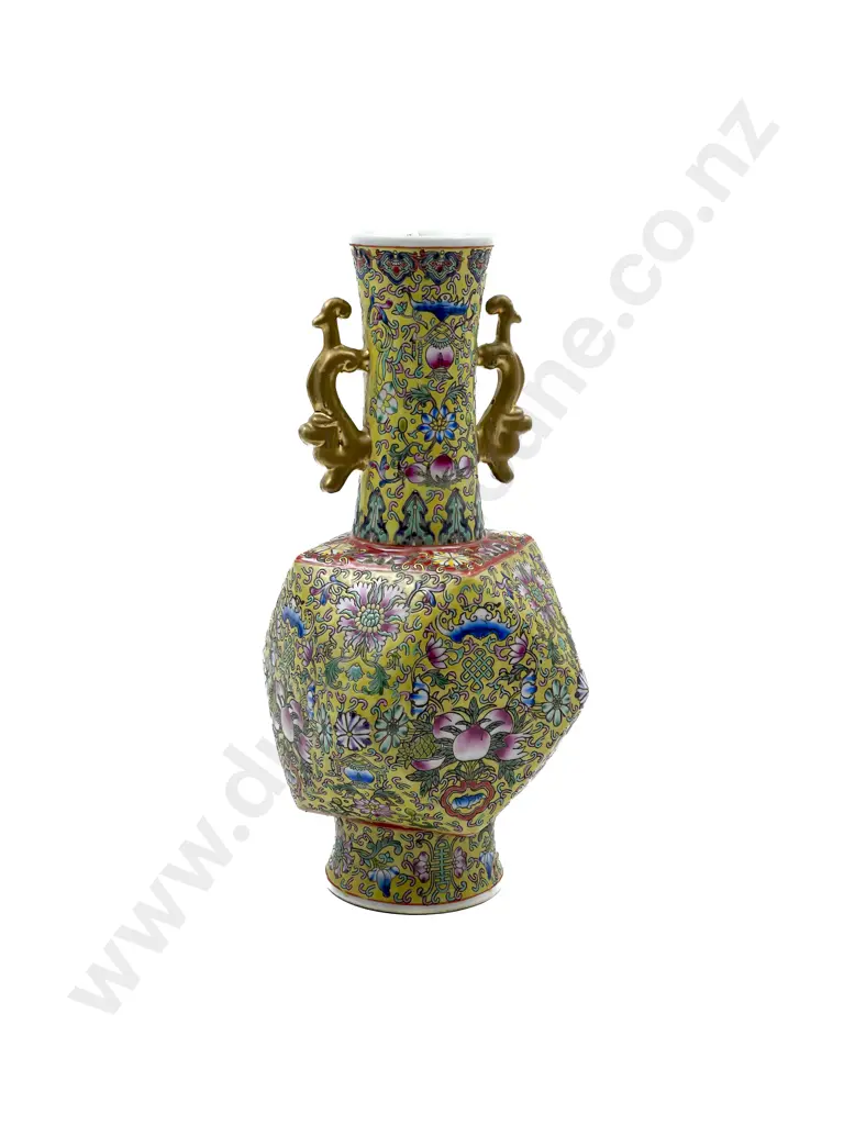 Chinese Mantle Vase Image 1++