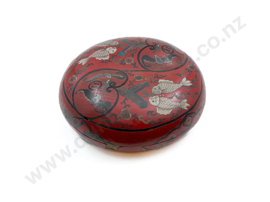 Lacquered Cylindrical Food Box Image 1++