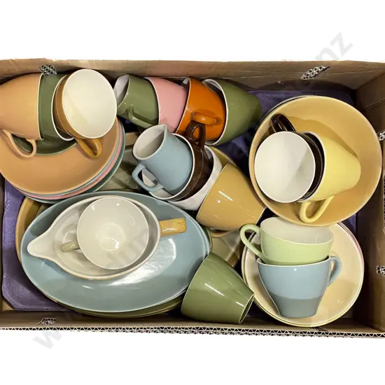 Quantity of Assorted Crown Lynn Teaware