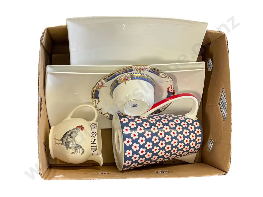Small Quantity of Assorted Serving Ware with Emma Bridgewater Rise & Shine Jug Image 1++