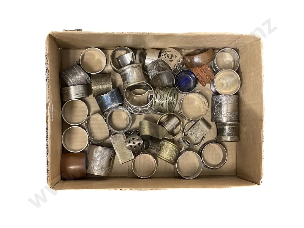 Box Quantity of Assorted Napkin Rings Image 1++