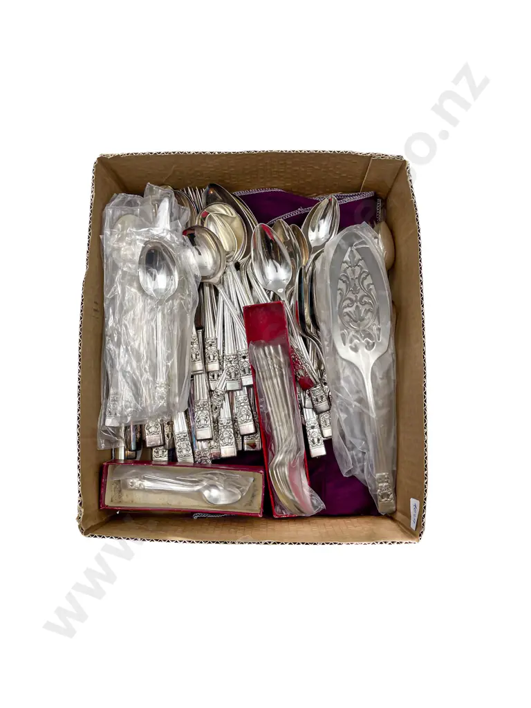 Quantity of Assorted Cutlery Image 1++