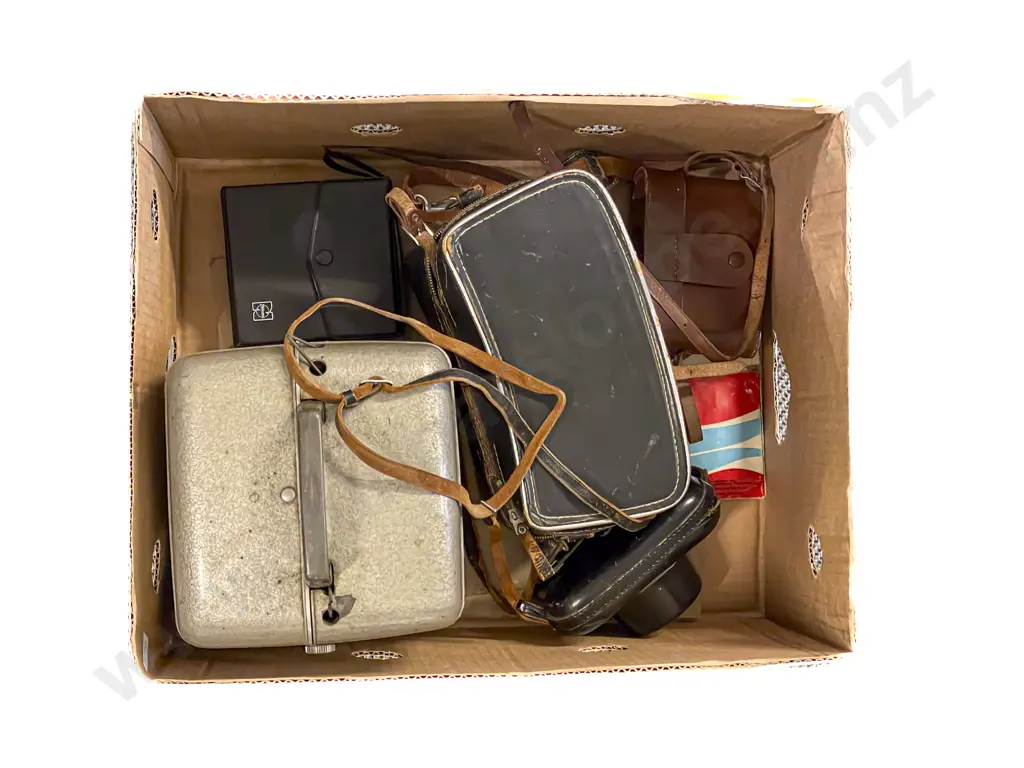 Quantity of Assorted Vintage Cameras & Accessories Image 1++