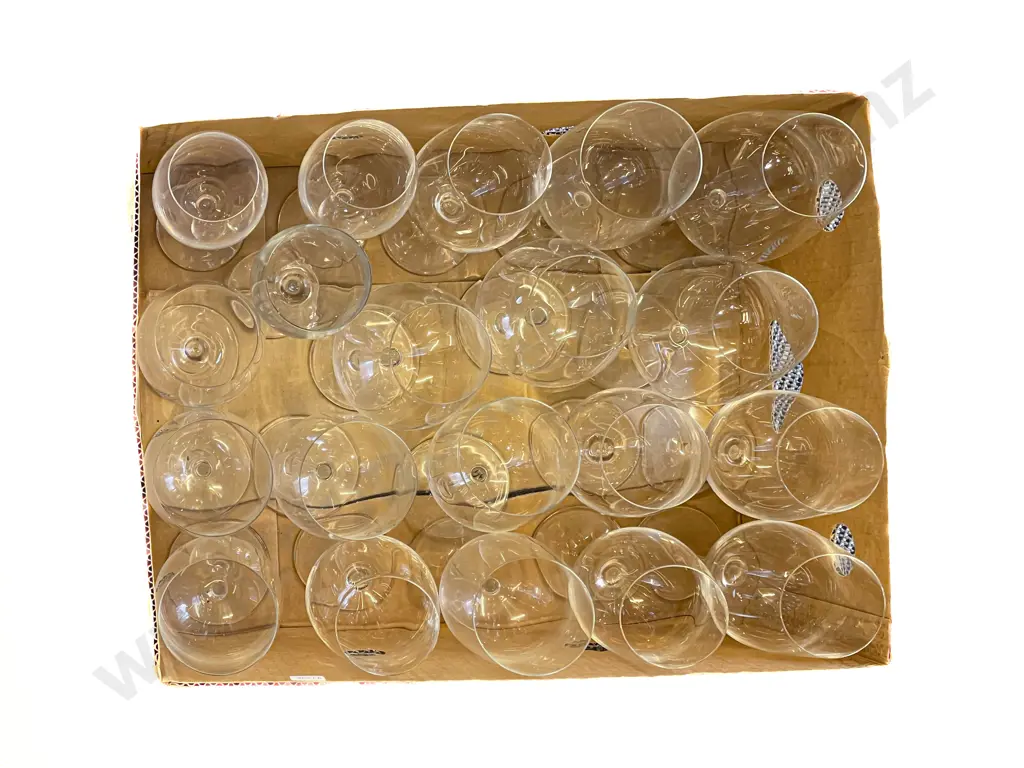 Box of Assorted Wine Glasses Image 1++