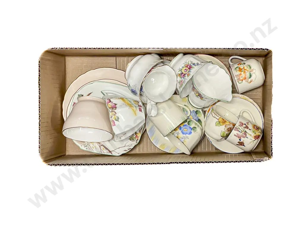 Small Box of Assorted Fancy Tea China Image 1++
