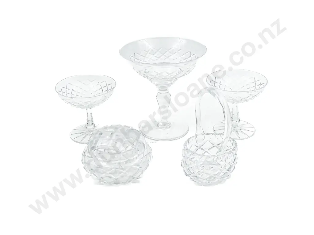 Small Quantity of Assorted Crystal incl Stuart Comport Image 1++