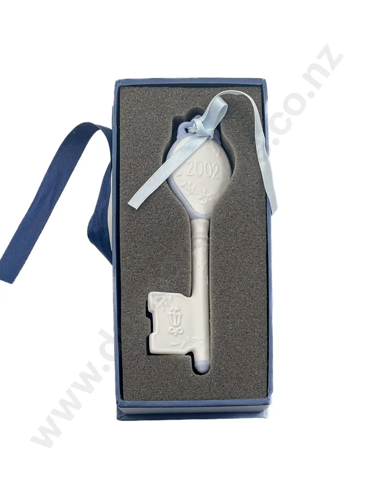 Lladro 2002 Commemorative Key Image 1++