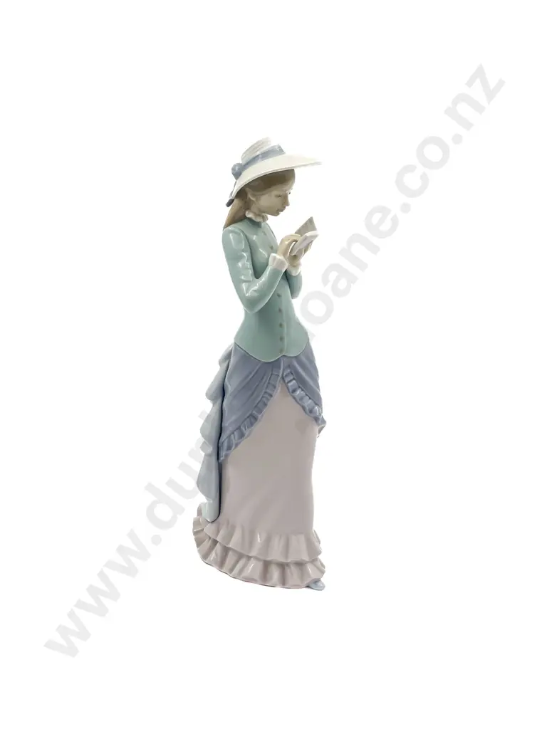 Large Lladro Figure Image 1++