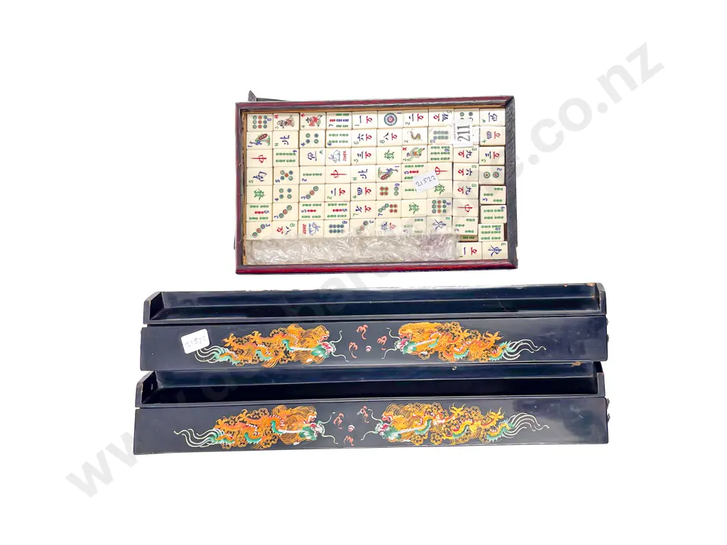 Mahjong Set with Four Lacquered Counter Stands Image 1++