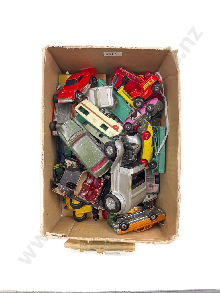 Quantity of Assorted Vintage Toy Cars Image 1++