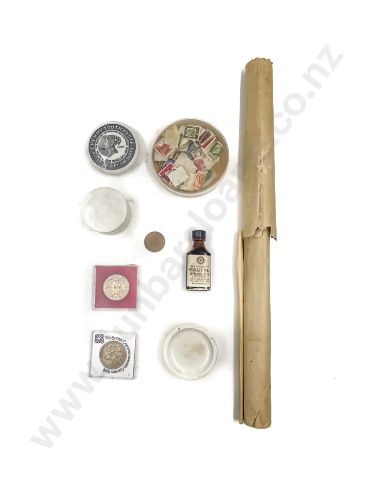 Mixed Quantity of Assorted Vintage together with Comm. Coins etc Image 1++