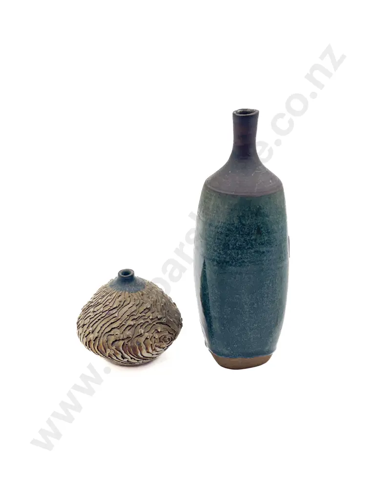 Two Doris Dutch Vases Image 1++