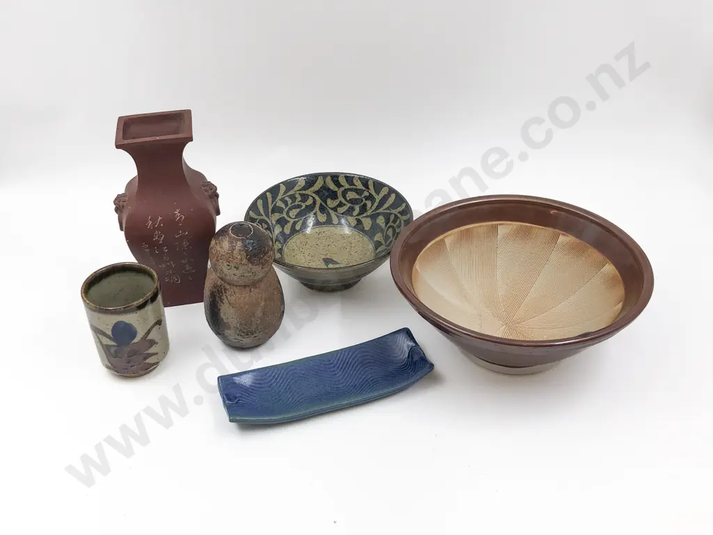 Quantity of Assorted Pottery Image 1++
